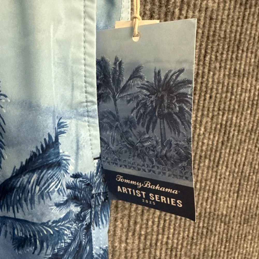 TOMMY BAHAMA Men's XXL 'Artist Series' Hibiscus Hues Baja Boardshorts NWT $100